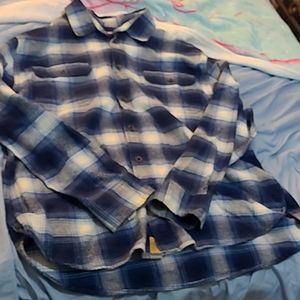 2× flannel shirt